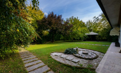 Casa di due unità abitative indipendenti